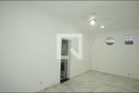 Sala de casa à venda com 2 quartos, 130m² em Irajá, Rio de Janeiro