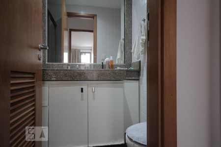 Apartamento à venda com 75m², 2 quartos e 1 vaga Apartamento à venda com 75m², 2 quartos e 1 vagaBanheiro