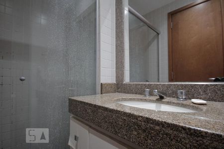 Apartamento à venda com 75m², 2 quartos e 1 vaga Apartamento à venda com 75m², 2 quartos e 1 vagaBanheiro