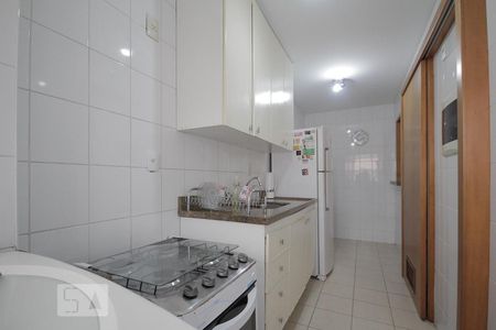 Apartamento à venda com 75m², 2 quartos e 1 vaga Apartamento à venda com 75m², 2 quartos e 1 vagaCozinha