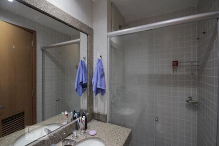 Apartamento à venda com 75m², 2 quartos e 1 vaga Apartamento à venda com 75m², 2 quartos e 1 vagaBanheiro da Suíte