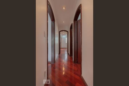 Corredor de apartamento à venda com 3 quartos, 103m² em Vila Mariana, São Paulo