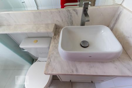 Banheiro de apartamento à venda com 2 quartos, 53m² em Vila Andrade, São Paulo