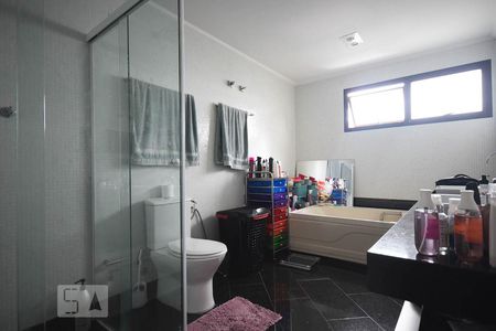 Apartamento à venda com 291m², 4 quartos e 4 vagasBanheiro Suíte 2