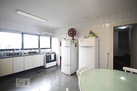 Apartamento à venda com 291m², 4 quartos e 4 vagasCozinha