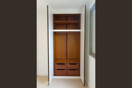 Quarto 2 de apartamento para alugar com 2 quartos, 73m² em Vila Clementino, São Paulo