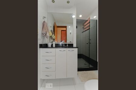 Apartamento à venda com 74m², 2 quartos e 1 vagaBanheiro