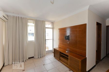 Apartamento à venda com 74m², 2 quartos e 1 vagaSala