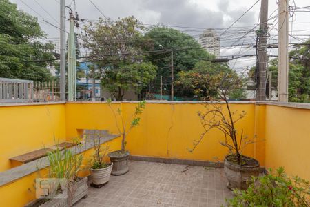 Casa à venda com 290m², 3 quartos e 1 vaga Casa à venda com 290m², 3 quartos e 1 vagaVaranda