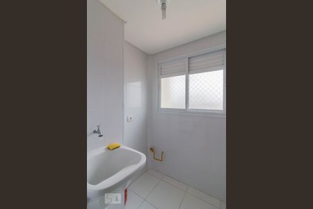 Área de serviço de apartamento para alugar com 2 quartos, 48m² em Vila Silveira, Guarulhos
