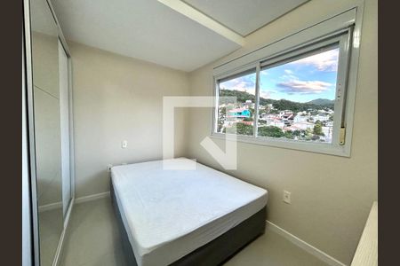Quarto de apartamento para alugar com 2 quartos, 65m² em Córrego Grande, Florianópolis