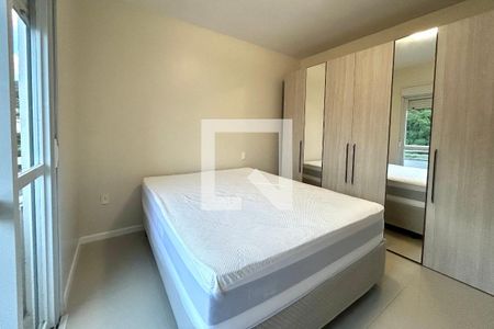 Suíte  de apartamento para alugar com 2 quartos, 65m² em Córrego Grande, Florianópolis