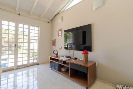Sala de TV de casa para alugar com 3 quartos, 190m² em Cidade Universitária, Campinas