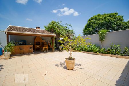 Casa para alugar com 190m², 3 quartos e 4 vagasQuintal