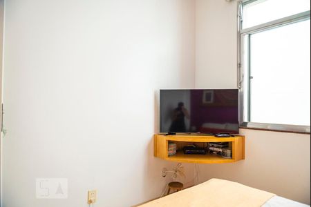 Quarto 1 de apartamento para alugar com 2 quartos, 50m² em Copacabana, Rio de Janeiro