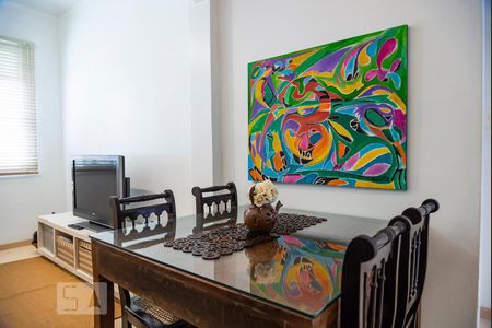 Sala de apartamento para alugar com 2 quartos, 50m² em Copacabana, Rio de Janeiro