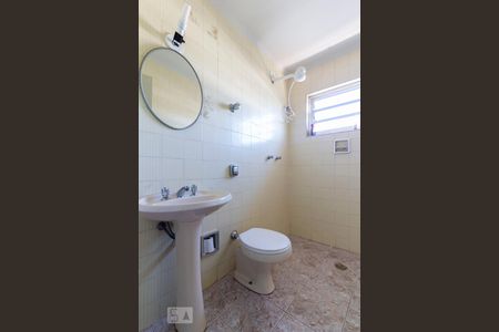 Casa à venda com 187m², 3 quartos e 4 vagasBanheiro Corredor