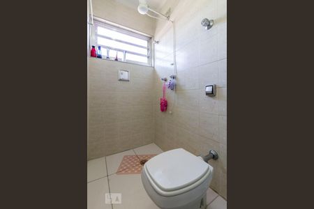 Casa à venda com 187m², 3 quartos e 4 vagasBanheiro Quarto 1 - Suite