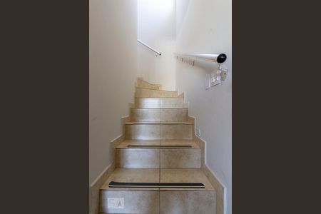 Escada de Acesso Dormitorios  de casa à venda com 3 quartos, 187m² em Cidade Líder, São Paulo