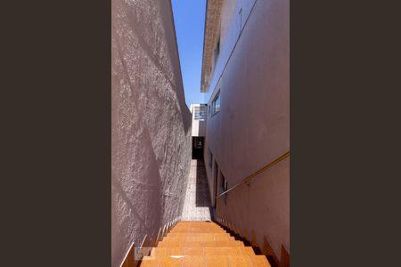 Casa à venda com 187m², 3 quartos e 4 vagasEscada de Acesso Externo Garagem