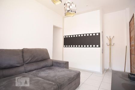 Sala com Sofa e TV ok de apartamento à venda com 2 quartos, 68m² em Moneró, Rio de Janeiro
