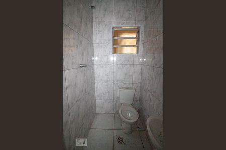 banheiro de casa para alugar com 1 quarto, 60m² em Vila Gustavo, São Paulo