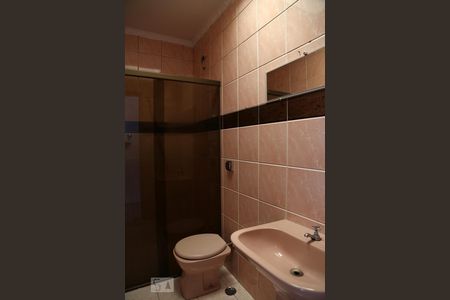 Banheiro de casa à venda com 2 quartos, 125m² em Vila das Oliveiras, Taboão da Serra