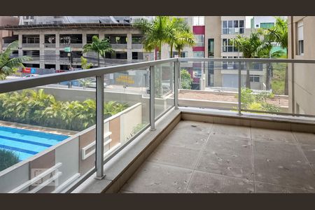 Apartamento à venda com 105m², 2 quartos e 2 vagas Apartamento à venda com 105m², 2 quartos e 2 vagasVaranda