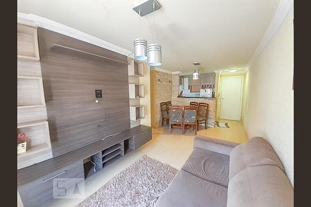 Sala de apartamento para alugar com 2 quartos, 55m² em Pinheirinho, Curitiba