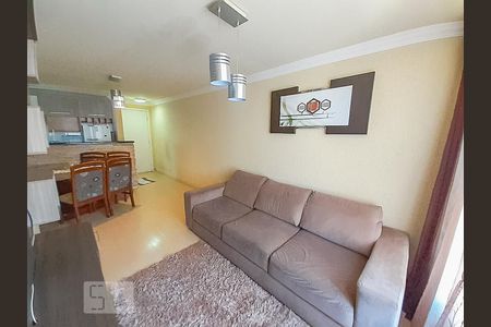 Sala de apartamento para alugar com 2 quartos, 55m² em Pinheirinho, Curitiba