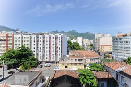 Apartamento para alugar com 75m², 2 quartos e 1 vaga
