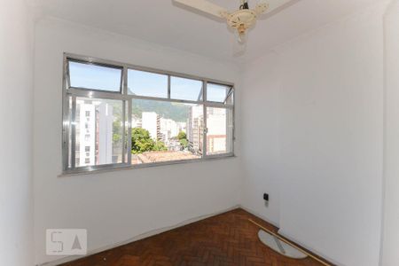 Apartamento para alugar com 75m², 2 quartos e 1 vaga