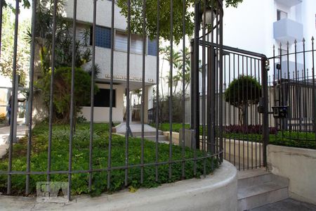 Apartamento à venda com 80m², 2 quartos e 1 vagaFachada