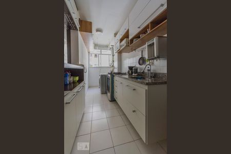 Cozinha de apartamento à venda com 2 quartos, 65m² em Barreto, Niterói