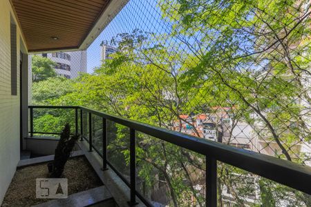 Apartamento para alugar com 180m², 4 quartos e 2 vagas Apartamento para alugar com 180m², 4 quartos e 2 vagasVaranda do Quarto 2