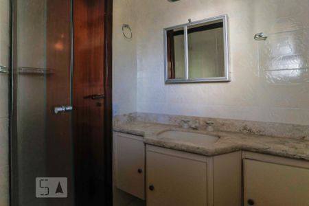 Apartamento para alugar com 180m², 4 quartos e 2 vagas Apartamento para alugar com 180m², 4 quartos e 2 vagasBanheiro da Suite 2