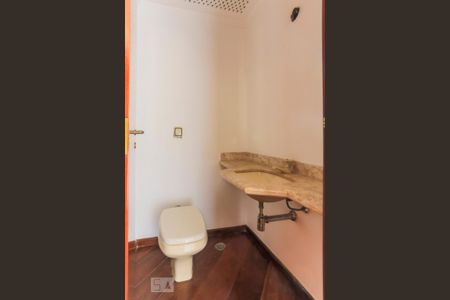 Apartamento para alugar com 180m², 4 quartos e 2 vagas Apartamento para alugar com 180m², 4 quartos e 2 vagasLavabo