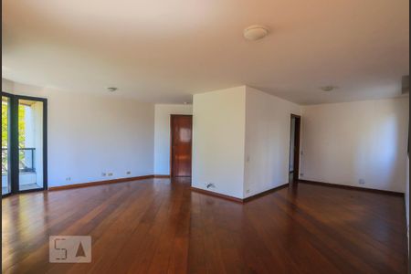 Apartamento para alugar com 180m², 4 quartos e 2 vagas Apartamento para alugar com 180m², 4 quartos e 2 vagasSala
