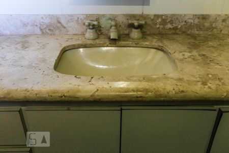 Apartamento para alugar com 180m², 4 quartos e 2 vagas Apartamento para alugar com 180m², 4 quartos e 2 vagasBanheiro da Suite 1