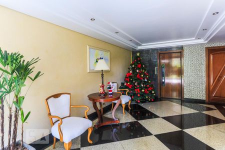 Apartamento para alugar com 180m², 4 quartos e 2 vagas Apartamento para alugar com 180m², 4 quartos e 2 vagasHall de Entrada