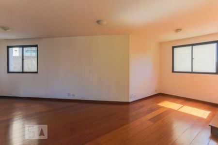 Apartamento para alugar com 180m², 4 quartos e 2 vagas Apartamento para alugar com 180m², 4 quartos e 2 vagasSala