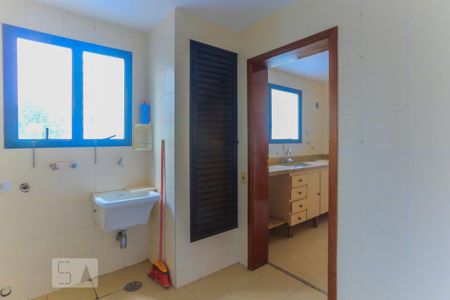 Apartamento para alugar com 180m², 4 quartos e 2 vagas Apartamento para alugar com 180m², 4 quartos e 2 vagasÁrea de Serviço