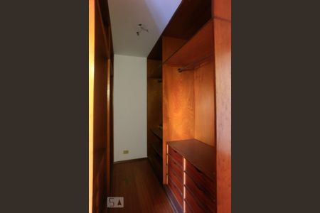Apartamento para alugar com 180m², 4 quartos e 2 vagas Apartamento para alugar com 180m², 4 quartos e 2 vagasCloset da Suite 2