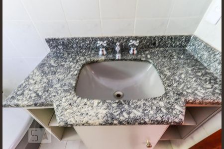 Apartamento para alugar com 180m², 4 quartos e 2 vagas Apartamento para alugar com 180m², 4 quartos e 2 vagasBanheiro Social