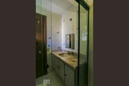 Apartamento para alugar com 180m², 4 quartos e 2 vagas Apartamento para alugar com 180m², 4 quartos e 2 vagasBanheiro da Suite 1