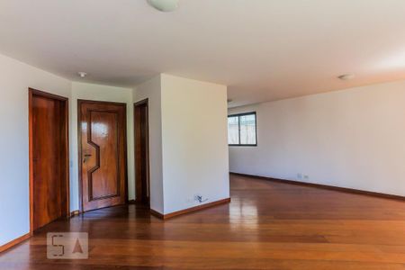 Apartamento para alugar com 180m², 4 quartos e 2 vagas Apartamento para alugar com 180m², 4 quartos e 2 vagasSala