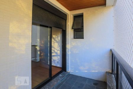 Apartamento para alugar com 180m², 4 quartos e 2 vagas Apartamento para alugar com 180m², 4 quartos e 2 vagasVaranda da Suite 2