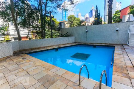 Apartamento para alugar com 180m², 4 quartos e 2 vagas Apartamento para alugar com 180m², 4 quartos e 2 vagasÁrea comum - Piscina