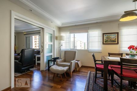 Apartamento para alugar com 85m², 2 quartos e 1 vagaSala