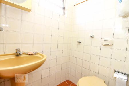 Casa à venda com 650m², 6 quartos e 6 vagasBanheiro Serviço 
